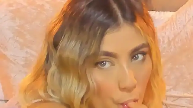 Mia-brooklyn – Flirt4free Live Show Record – 2025-12-25 17:57:59