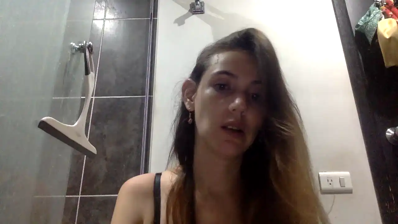 Skyblue24090s – Cam4 Live Show Record – 2025-09-01 19:58:52