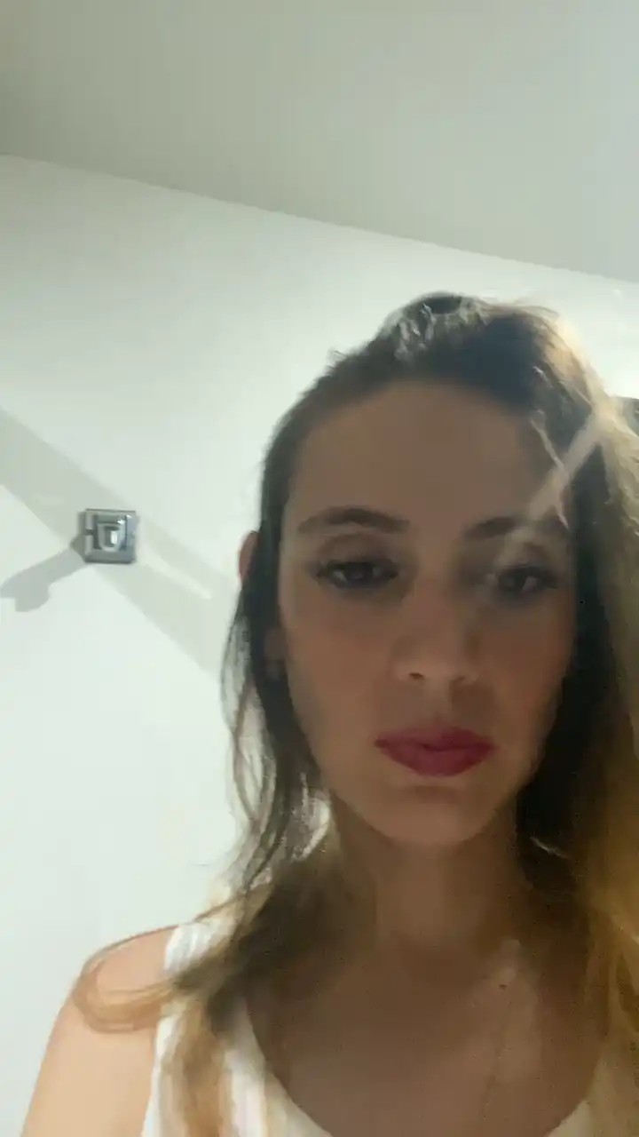 Skyblue24090s – Cam4 Live Show Record – 2025-04-16 23:42:00