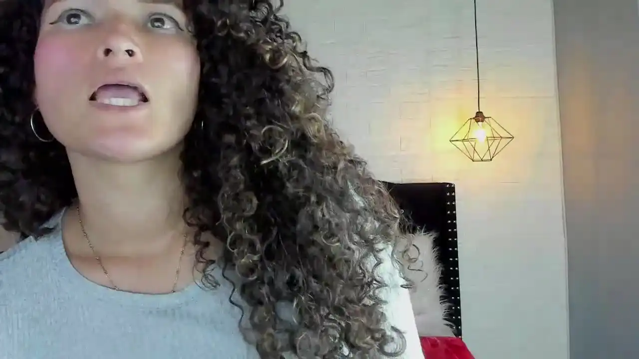 Alondra_ – Amateur.tv Live Show Record – 2025-10-29 05:43:02