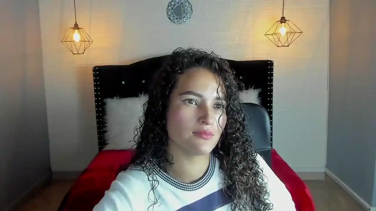 Alondra_ – Amateur.tv Live Show Record – 2025-05-11 23:59:39
