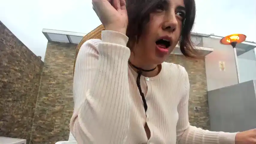 Vanandjuani – Chaturbate Live Show Record – 2025-05-16 00:46:26