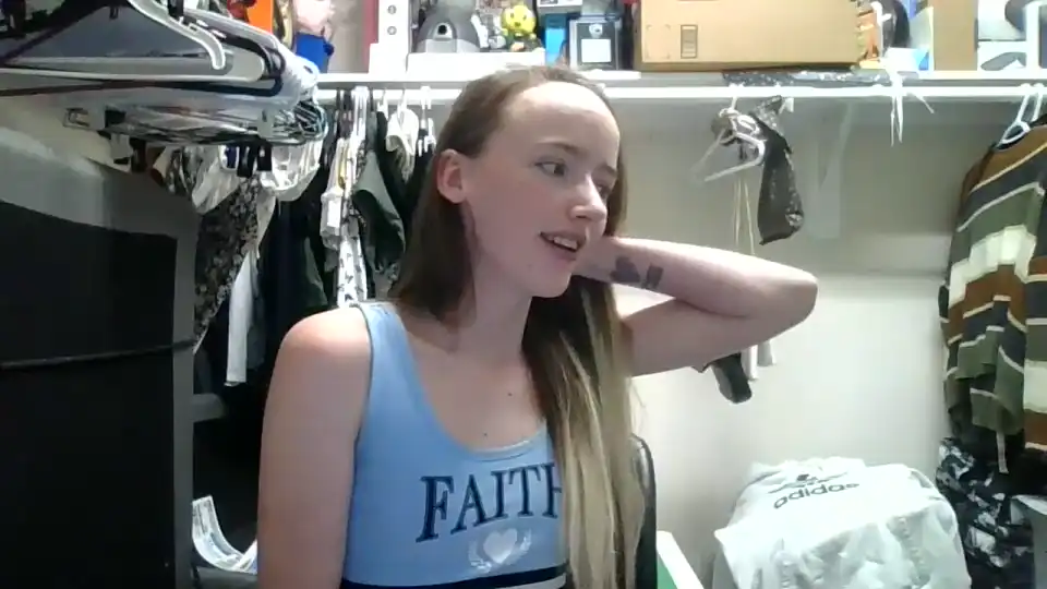 Lunapixie2020 – Chaturbate Live Show Record – 2025-05-06 17:13:51