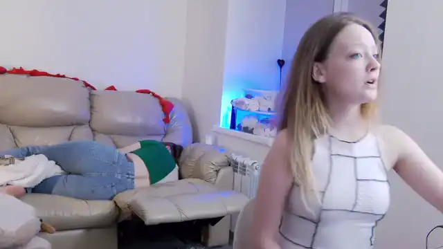Radiants__two – Myfreecams Live Show Record – 2026-04-04 16:19:14