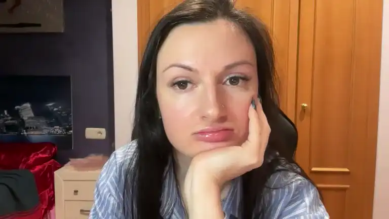 Gloriam – Streamate Live Show Record – 2026-04-01 23:05:00