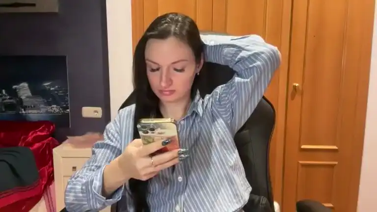 Gloriam – Streamate Live Show Record – 2025-08-19 00:20:43