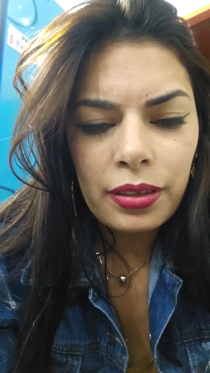 Estefanii_r – Cam4 Live Show Record – 2025-07-11 18:21:08