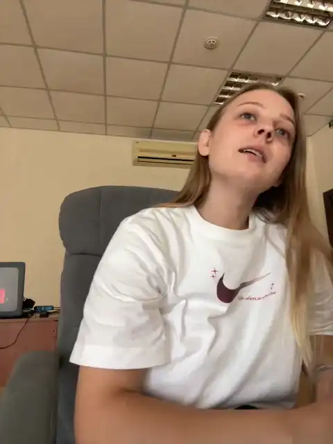 Maikeina – Xlovecam Live Show Record – 2025-09-23 14:48:58