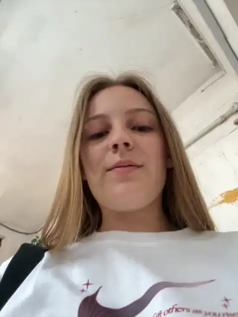 Maikeina – Xlovecam Live Show Record – 2025-03-27 18:45:55