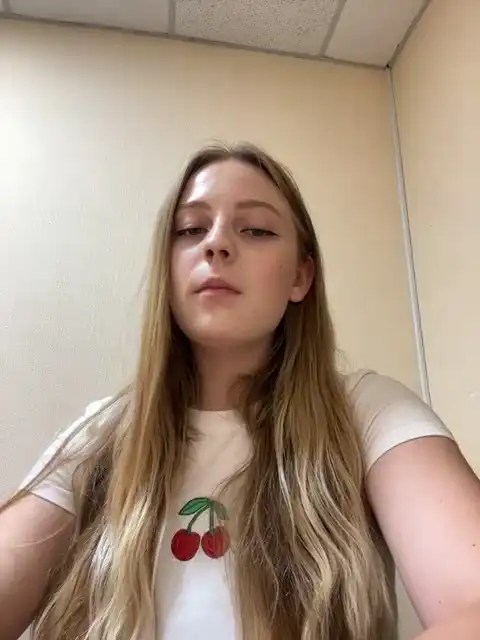 Maikeina – Xlovecam Live Show Record – 2026-05-10 20:26:27