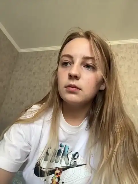 Maikeina – Xlovecam Live Show Record – 2025-04-01 16:57:53