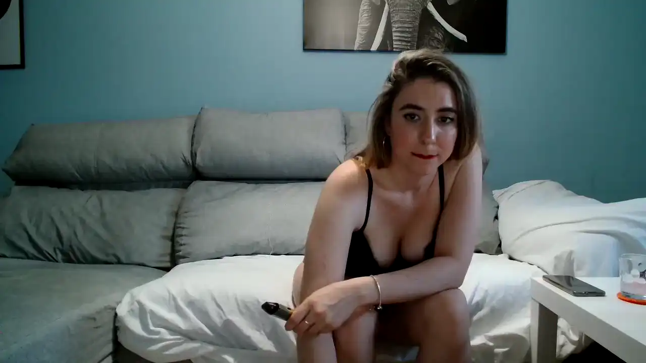 Leila25 – Amateur.tv Live Show Record – 2026-06-02 17:55:01