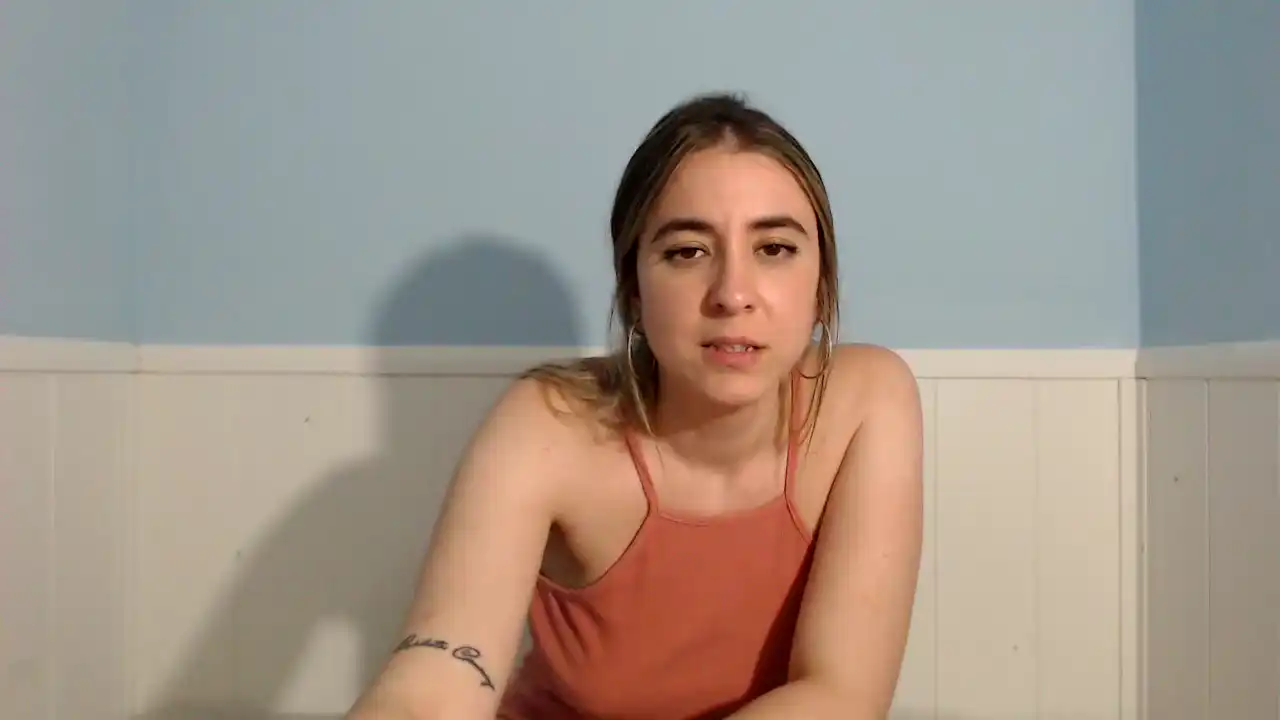 Leila25 – Amateur.tv Live Show Record – 2026-06-21 00:03:36