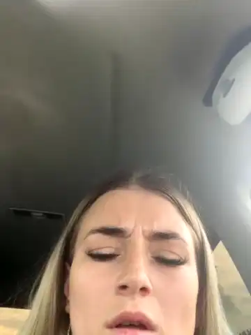 Giulliaa – Stripchat Live Show Record – 2025-11-27 23:32:34