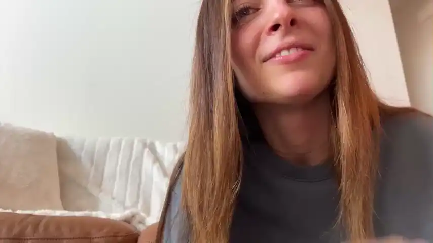 Rosykindred – Chaturbate Live Show Record – 2025-10-14 01:11:10