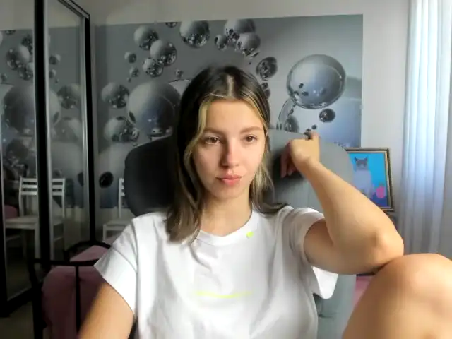 Nikitsa – Xlovecam Live Show Record – 2025-12-04 14:13:21