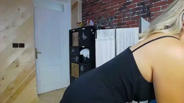 Leyla_t – Myfreecams Live Show Record – 2026-04-15 00:27:49