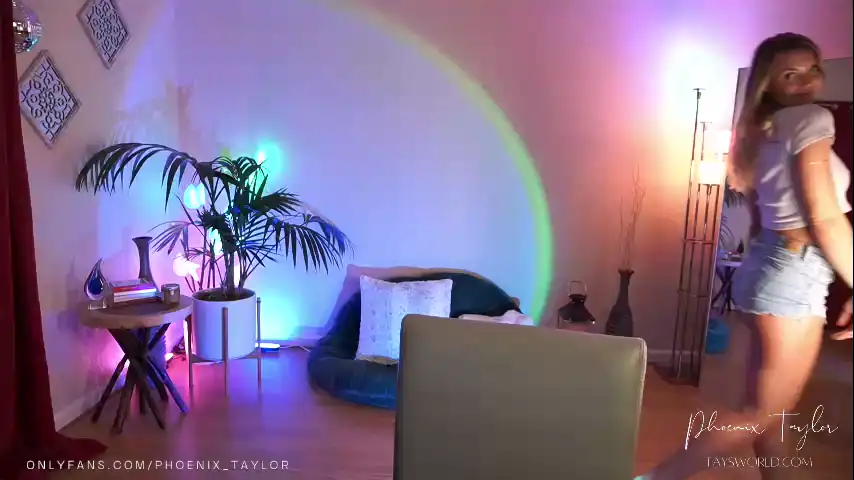 Phoenix_taylor – Chaturbate Live Show Record – 2026-01-18 12:03:36