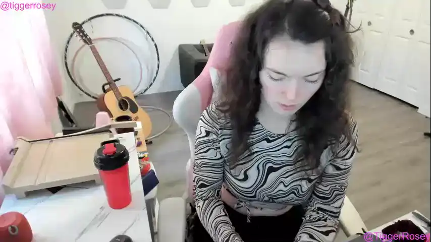 Tiggerrosey – Chaturbate Live Show Record – 2025-10-05 15:19:13