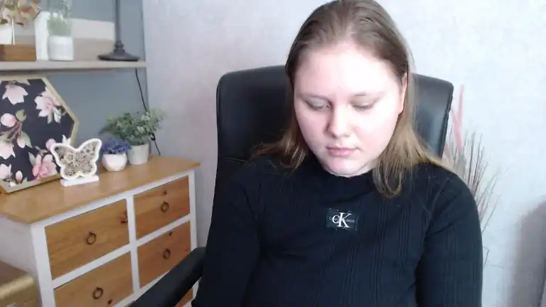 Kittyxjulie – Streamate Live Show Record – 2025-12-07 09:56:52