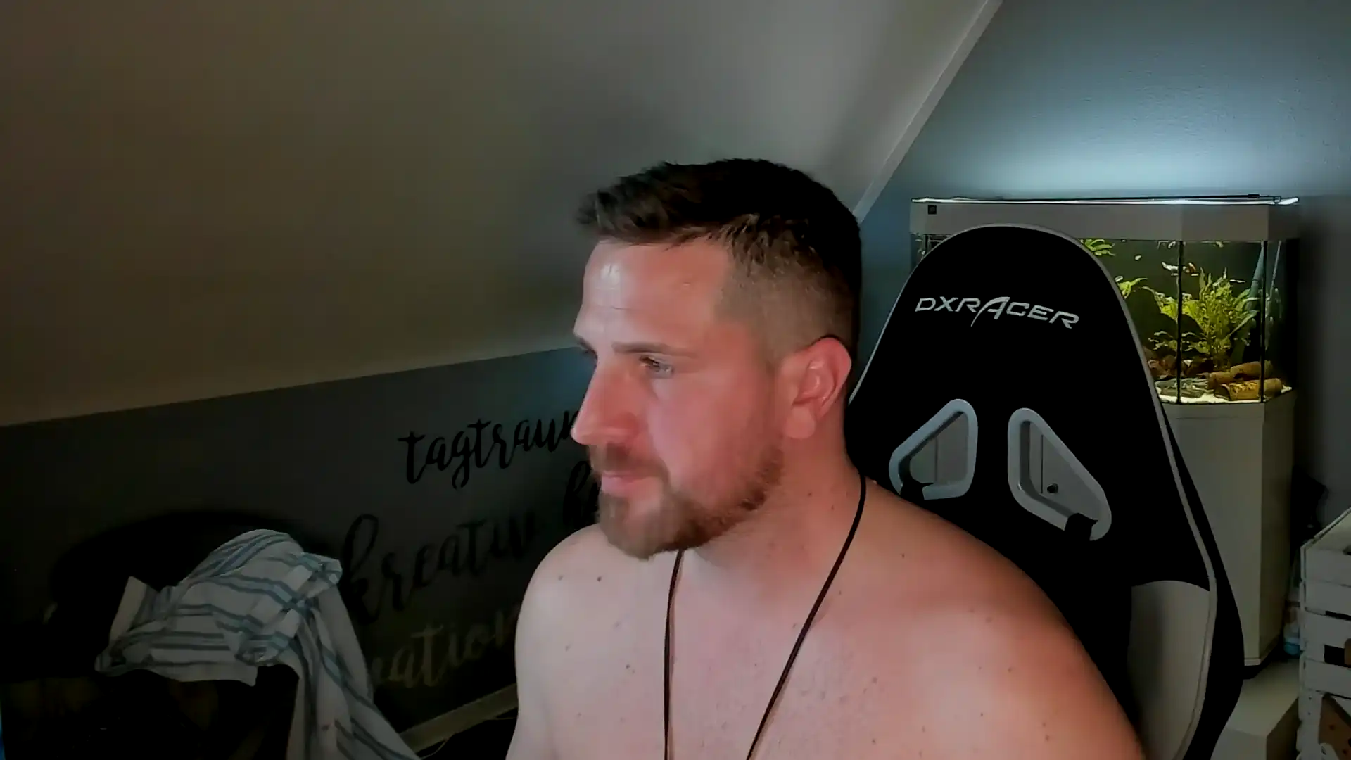Ronhill13 – Cam4 Live Show Record – 2025-08-25 17:00:27