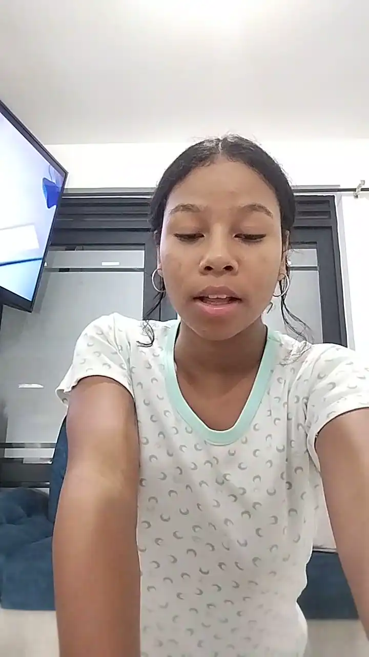 Sexyoung777 – Cam4 Live Show Record – 2025-01-06 13:57:14