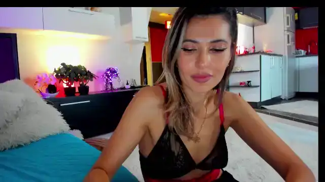 Smileytinaa – Myfreecams Live Show Record – 2025-10-13 10:36:05