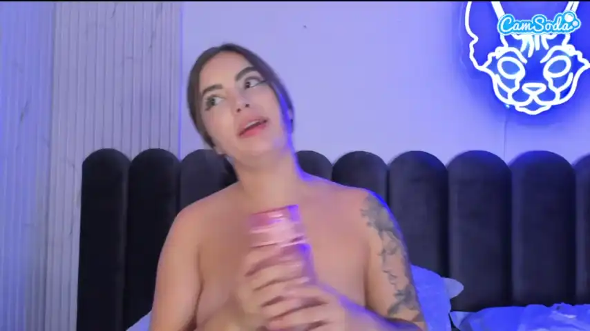 Valery-roberts – Camsoda Live Show Record – 2025-02-21 02:44:07