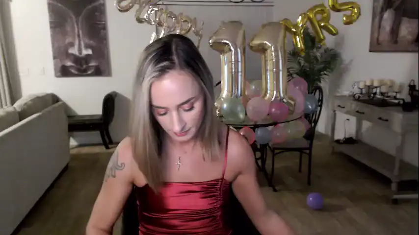 Holihurricane – Chaturbate Live Show Record – 2025-09-28 17:58:00
