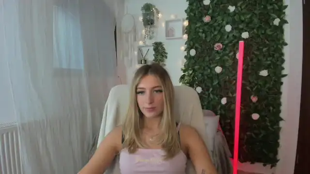 Tina_nappi18 – Myfreecams Live Show Record – 2025-06-25 02:18:20