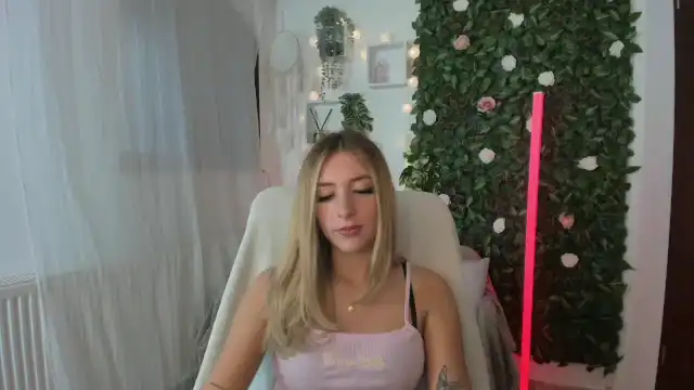 Tina_nappi18 – Myfreecams Live Show Record – 2025-08-24 19:38:27