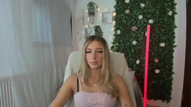 Tina_nappi18 – Myfreecams Live Show Record – 2026-05-16 01:27:02