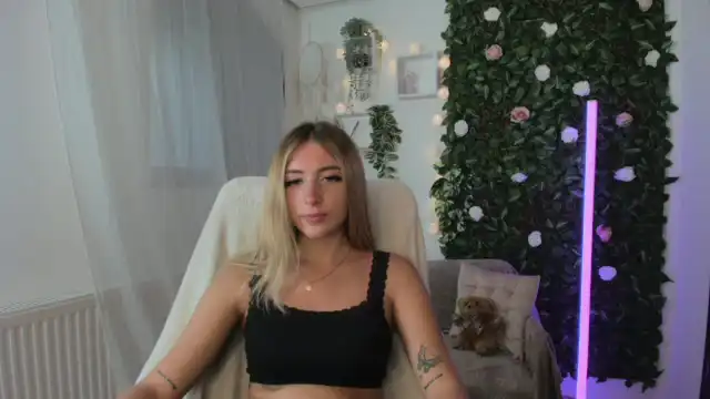 Tina_nappi18 – Myfreecams Live Show Record – 2025-03-22 09:23:05