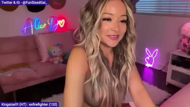 Funsizedgal – Myfreecams Live Show Record – 2025-12-17 08:43:47
