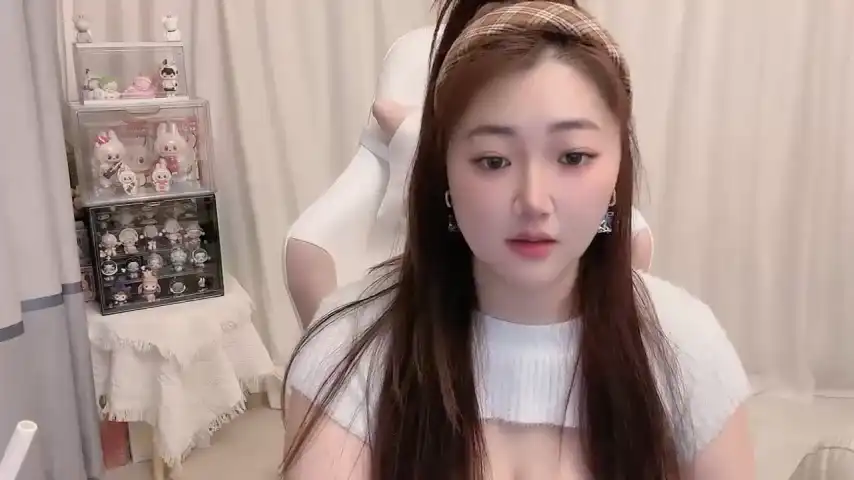 Stars_elyn – Stripchat Live Show Record – 2025-05-05 02:15:42