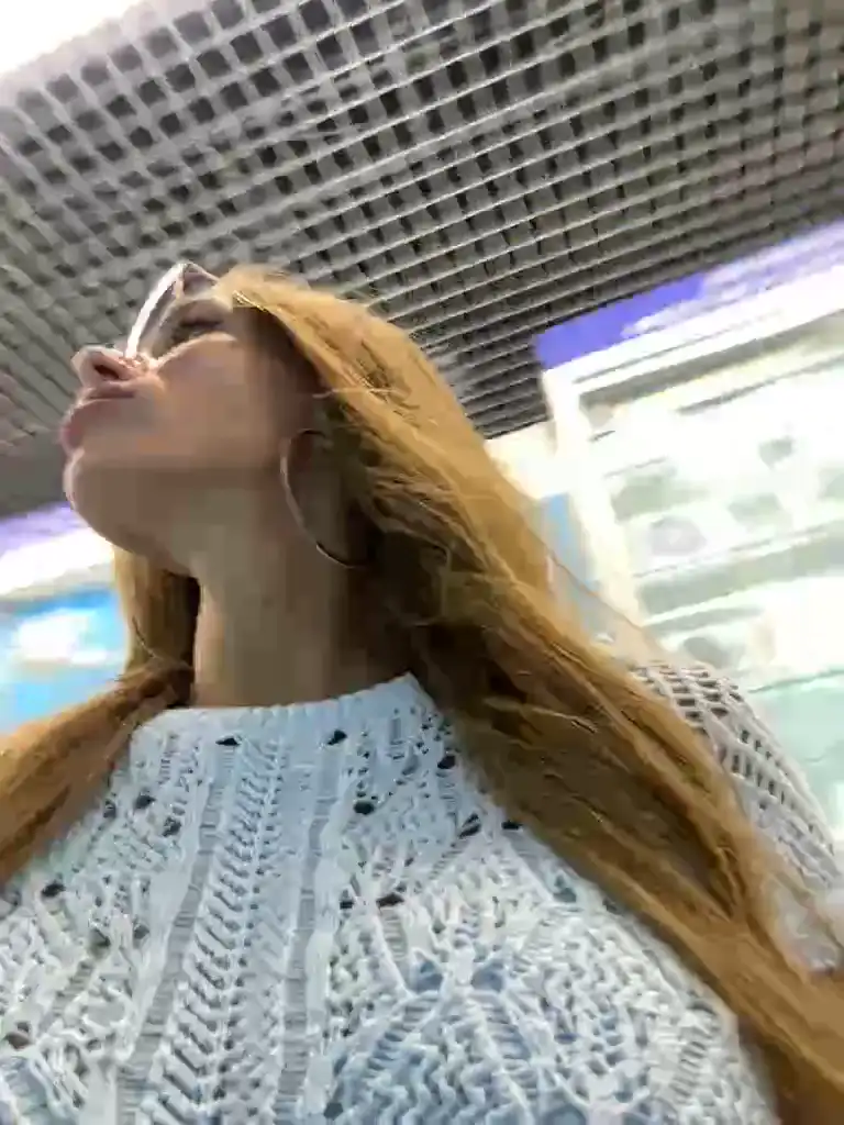 Blondinochkaa – Bongacams Live Show Record – 2025-12-09 04:15:24