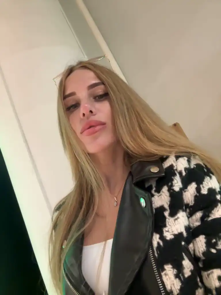 Blondinochkaa – Bongacams Live Show Record – 2026-04-07 06:09:40