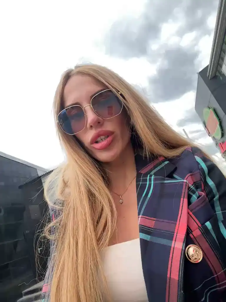 Blondinochkaa – Bongacams Live Show Record – 2026-06-19 14:57:33