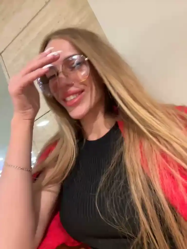 Blondinochkaa – Bongacams Live Show Record – 2025-02-11 17:38:11