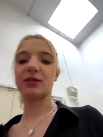 Lic177 – Stripchat Live Show Record – 2026-02-15 04:57:25