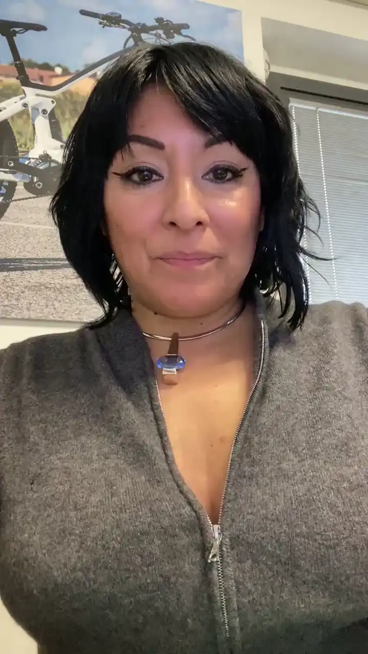 Mya79 – Cam4 Live Show Record – 2025-11-18 15:49:55