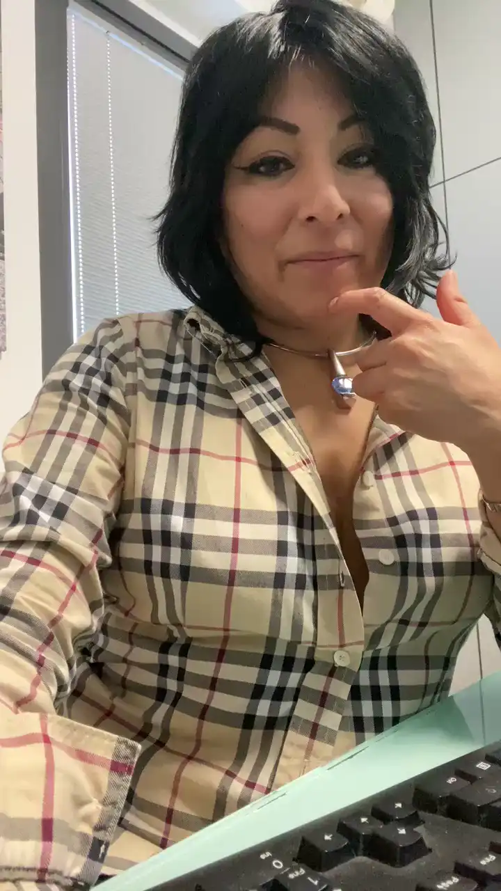 Mya79 – Cam4 Live Show Record – 2025-10-23 12:12:27