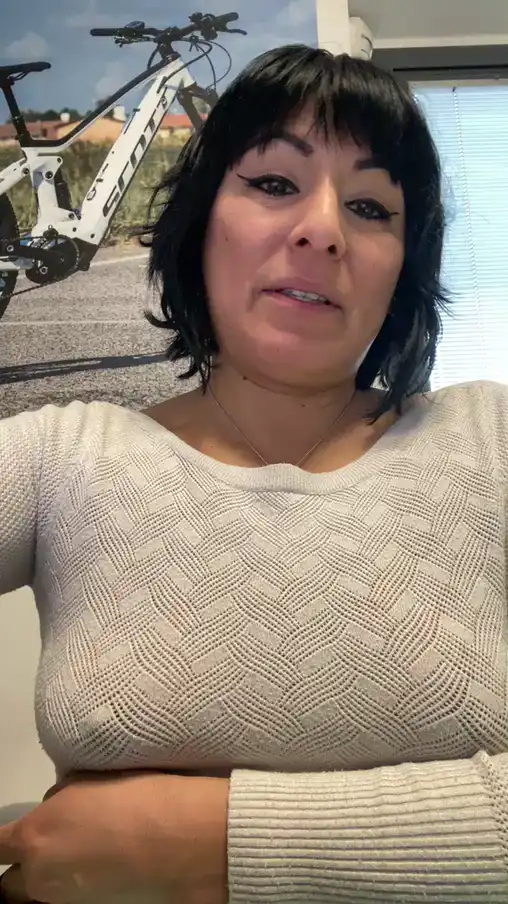Mya79 – Cam4 Live Show Record – 2025-09-19 04:44:53